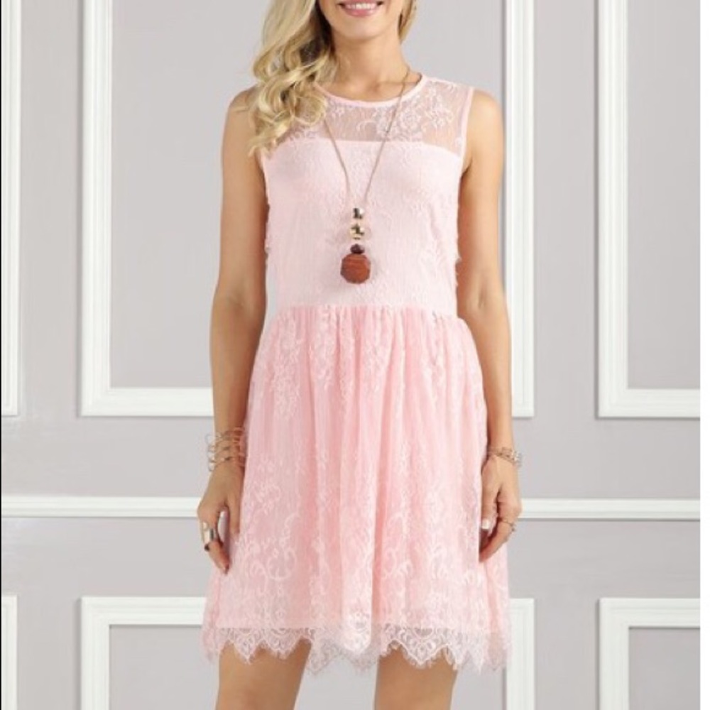 ✨HOST PICK✨Pink Lace Dress